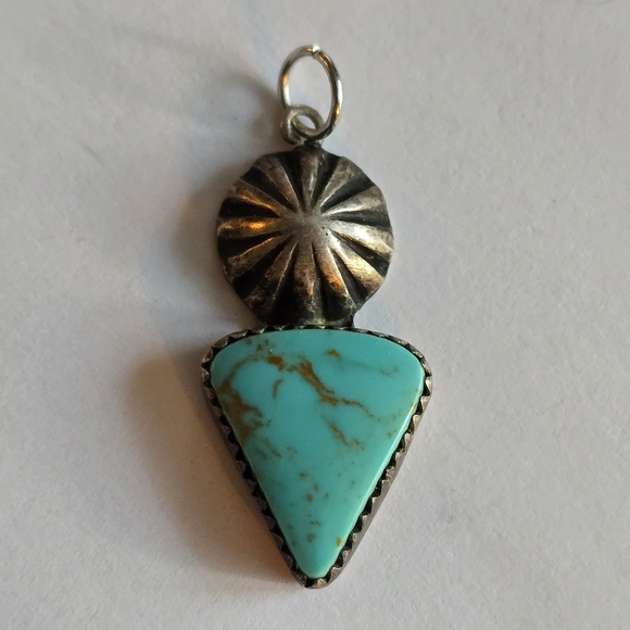 Vintage pendant charm Southwestern style concho silver tone turquoise color - Picture 10 of 10